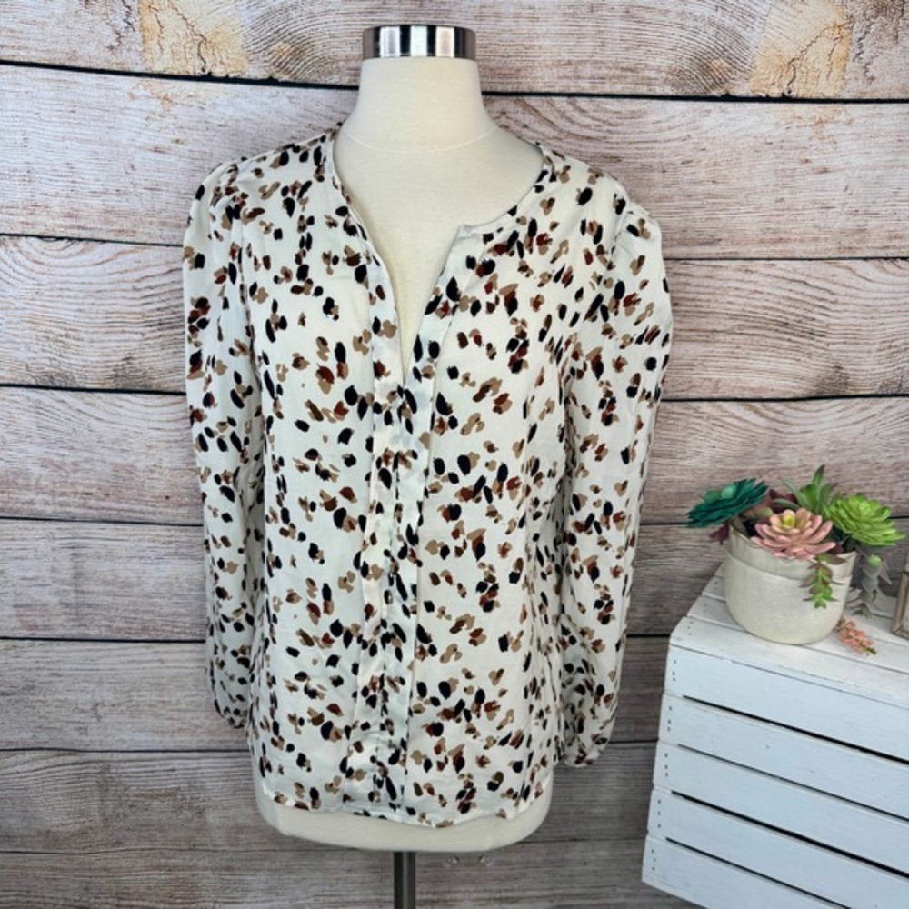 NWT Emery Rose Animal Print Blouse V-Neck Long Sleeve Casual Top Size L
